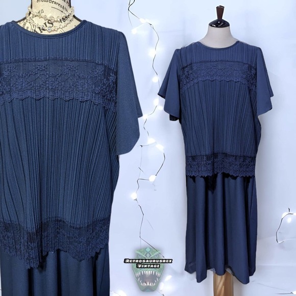𝅺vintage 1970's Special Occasion Navy Blue Pleated Secretary Dress, Plus 20W - Picture 1 of 6